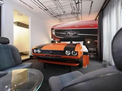 V8 At Motorworld