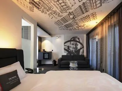Hotel V8 At Motorworld Colónia