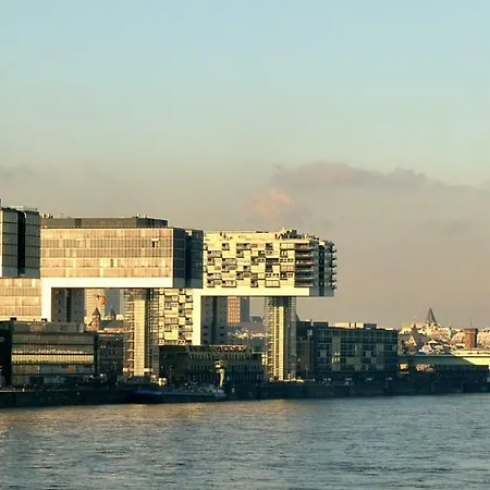 Koncept Zum Kostbaren Blut Hotel Cologne