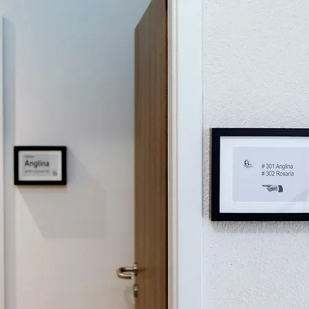 Hotel Koncept Zum Kostbaren Blut