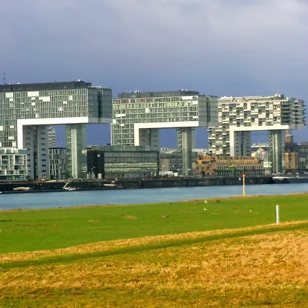 Koeln-poll Apartment