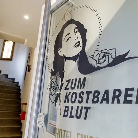 Hotel Koncept Zum Kostbaren Blut Cologne