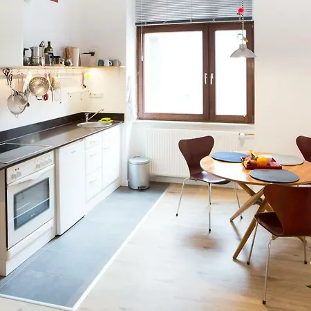 82 Vietorstrasse Apartment *