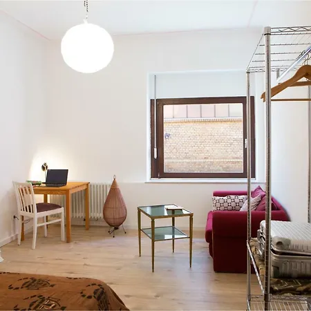 82 Vietorstrasse Apartment