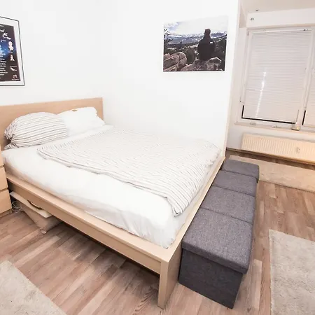 Apartment Renaissance Business *