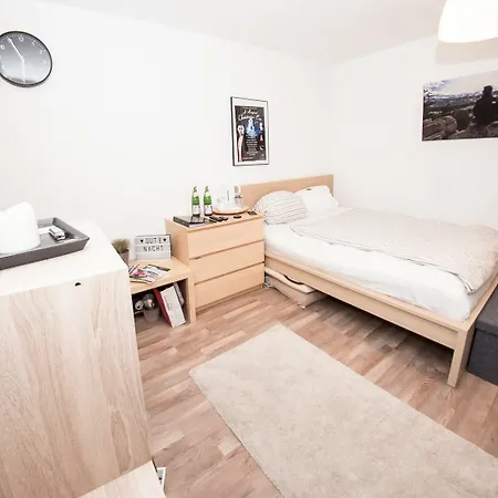 Apartment Renaissance Business *