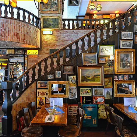 Hotel Und Restaurant Loewenbraeu 3*