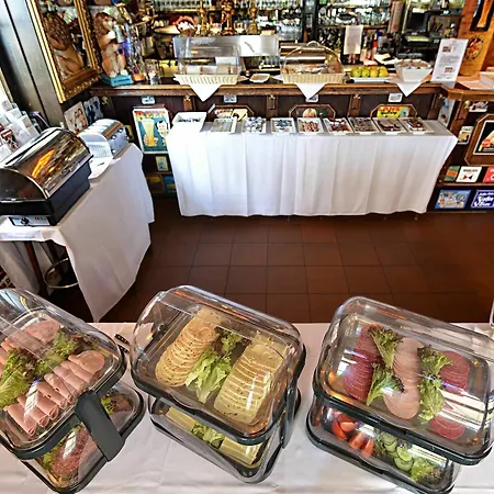 Und Restaurant Loewenbraeu Hotel Cologne