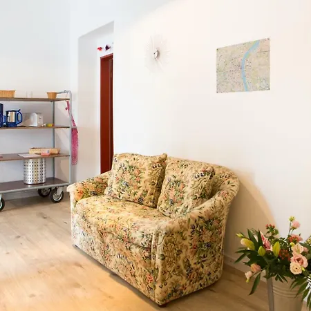 Apartment 82 Vietorstrasse *
