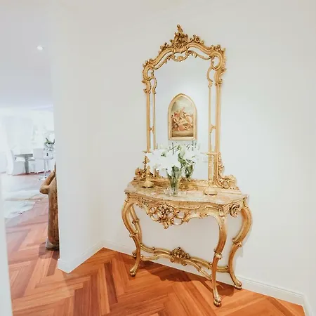 Luxury & Penthouse Apartment *