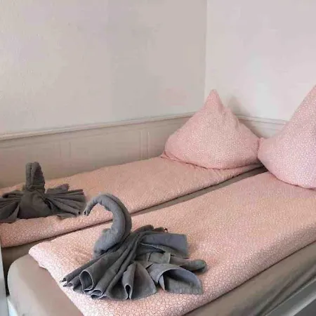 Apartment Friesenwall 5 *