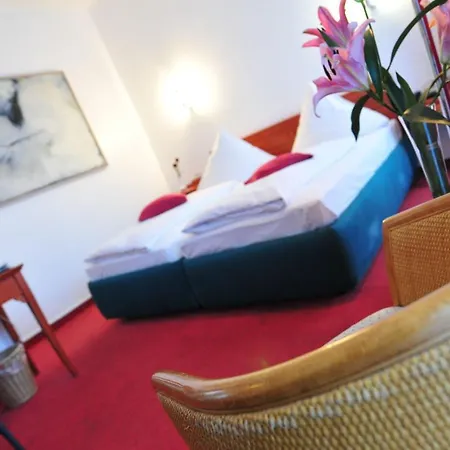 Cerano Am Dom Hotel 3*