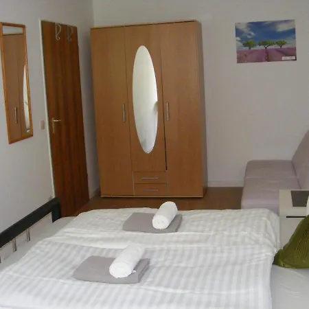 Nettes In Lindenthal Homestay *