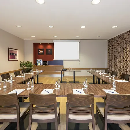 Express Muelheim By Ihg Hotel 3*