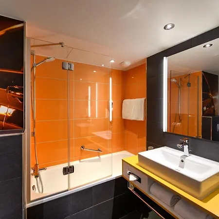 Mercure West