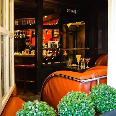 Dom Am Romerbrunnen Hotel 3*