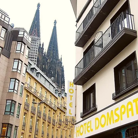 Hotel Dom Am Romerbrunnen 3*