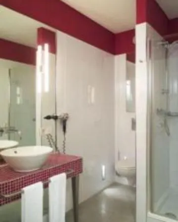 Santo Hotel Kolonia