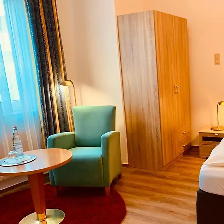 Zur Eule Guest house 3*