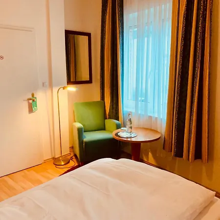 Zur Eule Guest house 3*