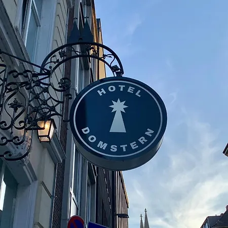 Domstern 3*