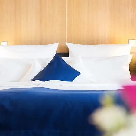 Hotel Wasserturm Cologne, Curio Collection By Hilton 4*