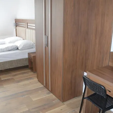 Hotel Colonia 2* كولونيا