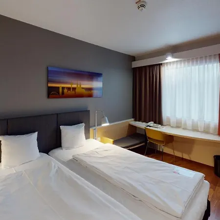 Hotel Ibis Airport