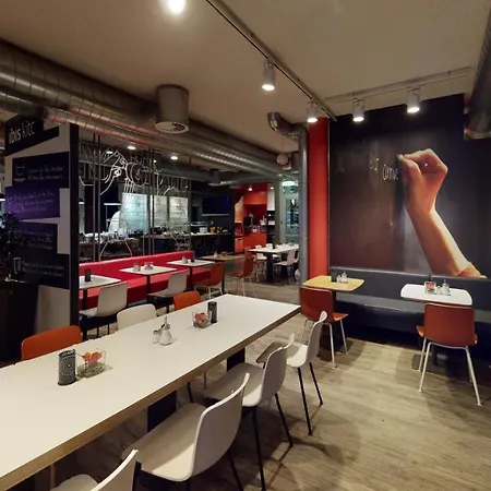 Hotel Ibis Airport 3*