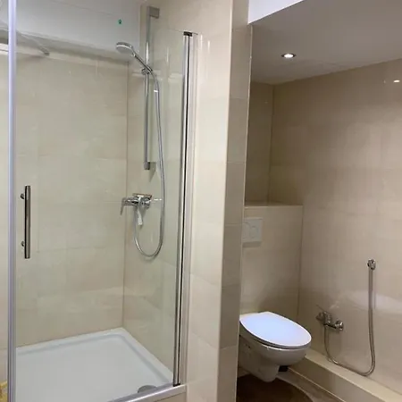 Quarto em Acomodações Particulares Lovely Share Aachener Weiher *