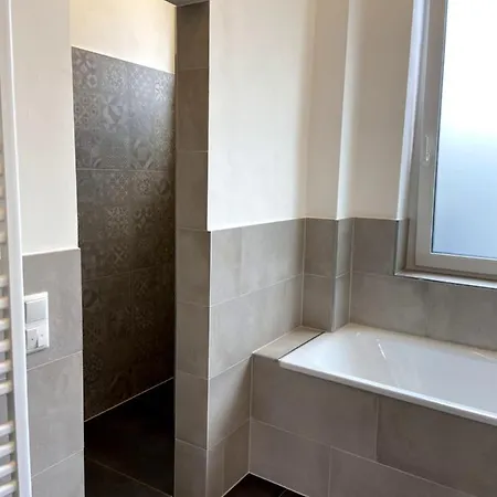 Wunderschöne Sanierte Vor Den Toren Kölns Apartment Köln