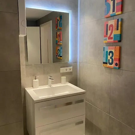 Appartement Dreamy Luxury Basement In Keulen