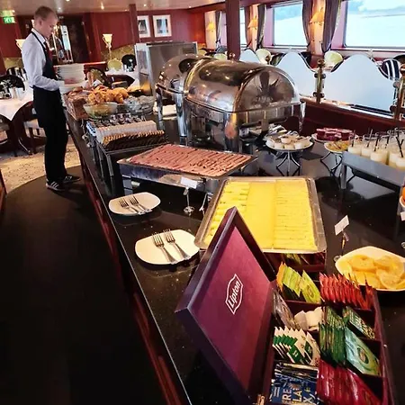 Πλωτό κατάλυμα Fairtours Hotelschiff Rembrandt Van Rijn*** Koeln *
