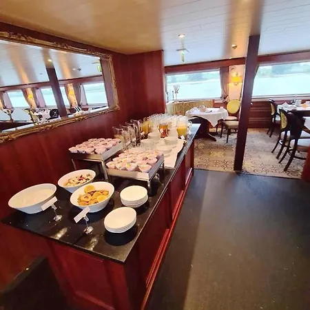 Πλωτό κατάλυμα Fairtours Hotelschiff Rembrandt Van Rijn*** Koeln *