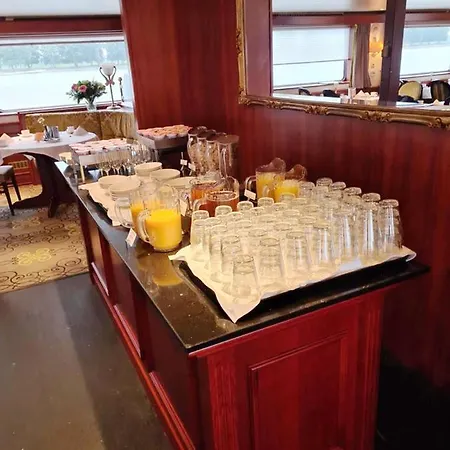 Πλωτό κατάλυμα Fairtours Hotelschiff Rembrandt Van Rijn*** Koeln *