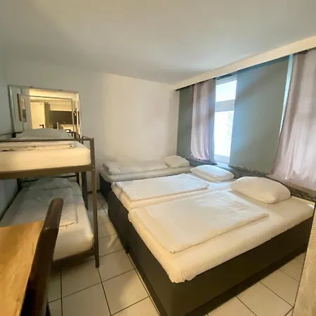 Moji Sieversstraße Hotel 2*