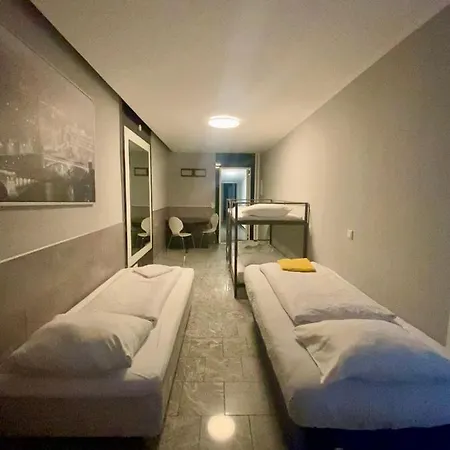 Moji Sieversstraße Hotel 2*