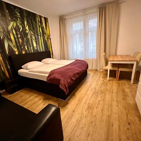 Altstadthotel Hayk Am Rhein Ξενοδοχείο 3*