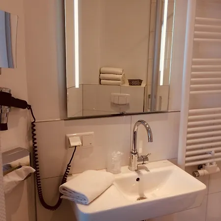 Triton 3* Kolín nad Rýnem