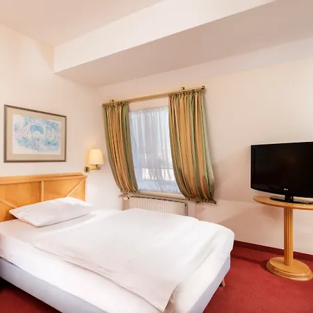 Tryp By Wyndham Centre 4*
