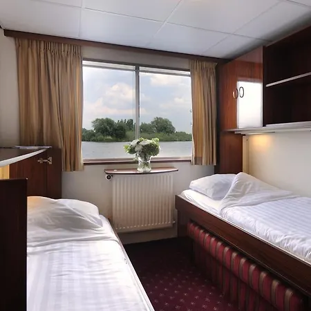 보트호텔 Crossgates Hotelship 3 Star