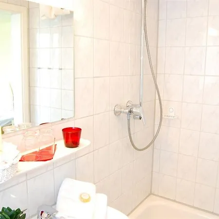 Alt Deutz City-messe-arena Kontaktloser Self Check-in 2* Κολωνία