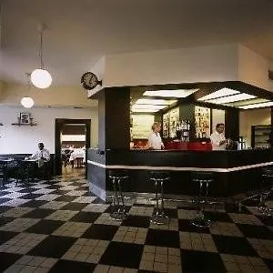 Chelsea Hotel 3*