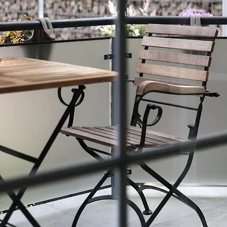Grosse Gemutliche Mit Waldblick Appartement Keulen