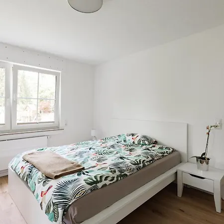 Grosse Gemutliche Mit Waldblick * Keulen