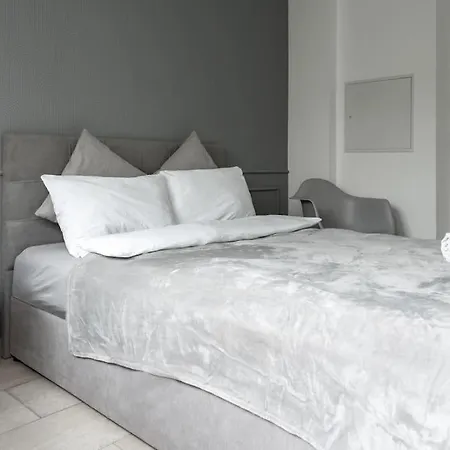 Cozy In Prime Location With Balcony - Comfort In 2 In Neumarkt - City Loft 11 - Apartamento *