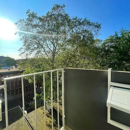 Cozy In Prime Location With Balcony - Comfort In 2 In Neumarkt - City Loft 11 - Colónia
