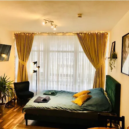 Апарт-отель Schickes 1-zimmer Im Herzen *