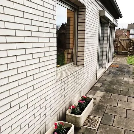 Charmante Gartenwohnung Mit Privatem Grossen Garten Appartement Cologne