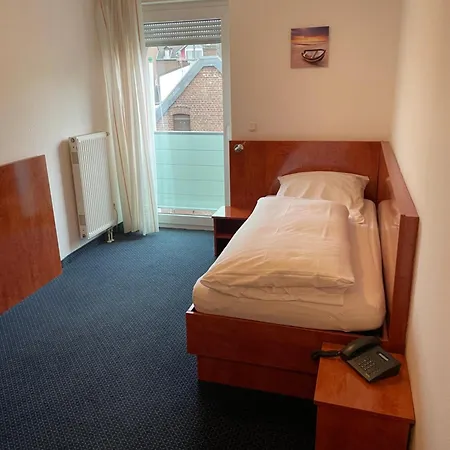 Hotel Merkenich 3*